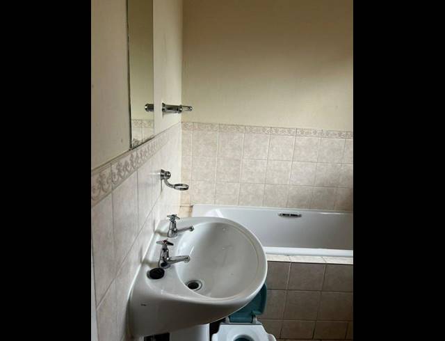 2 BEDROOM TOWNHOUSE FOR SALE IN CARLSWALD ESTATE